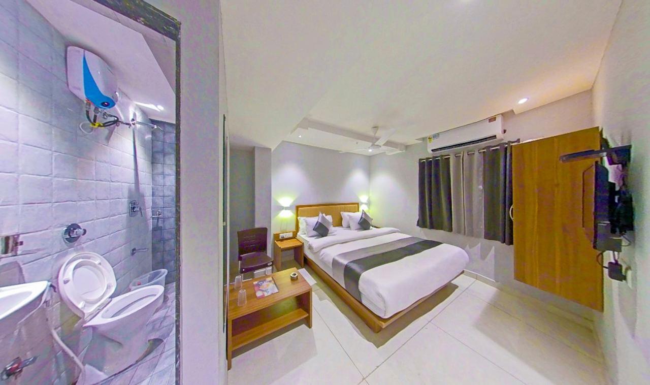 Hotel Nova Star Rajkot Extérieur photo