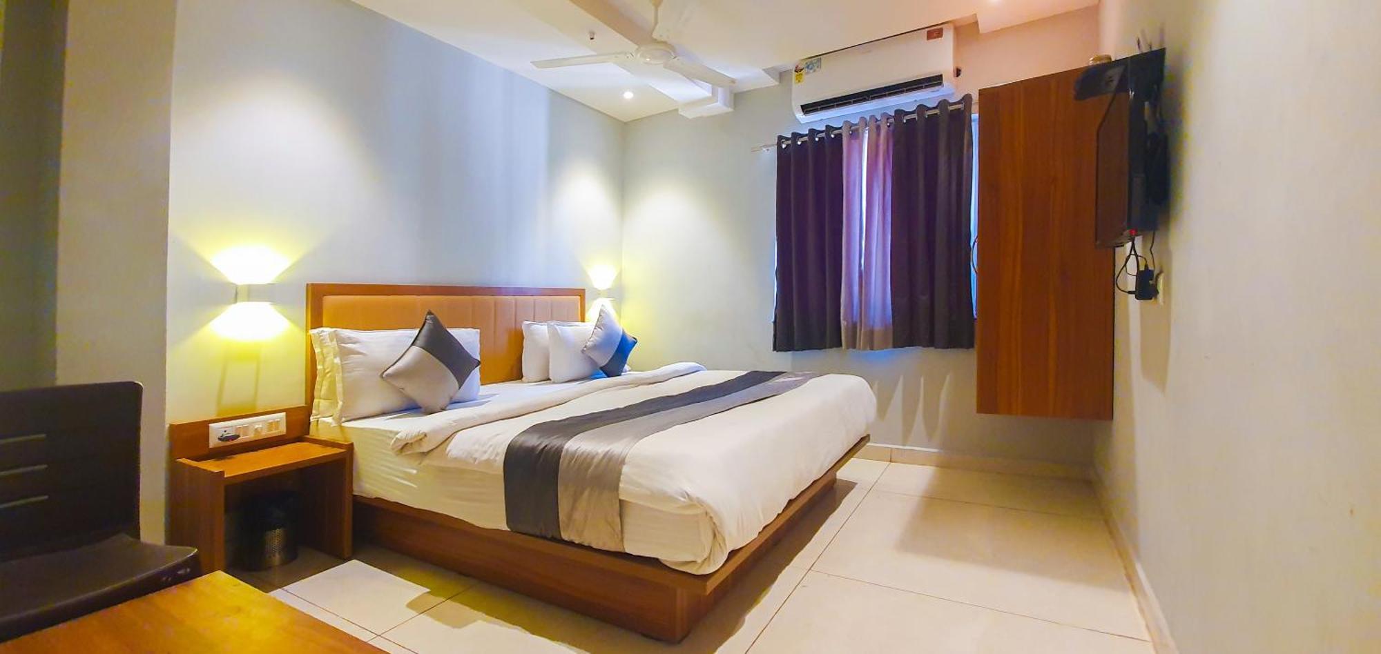 Hotel Nova Star Rajkot Extérieur photo