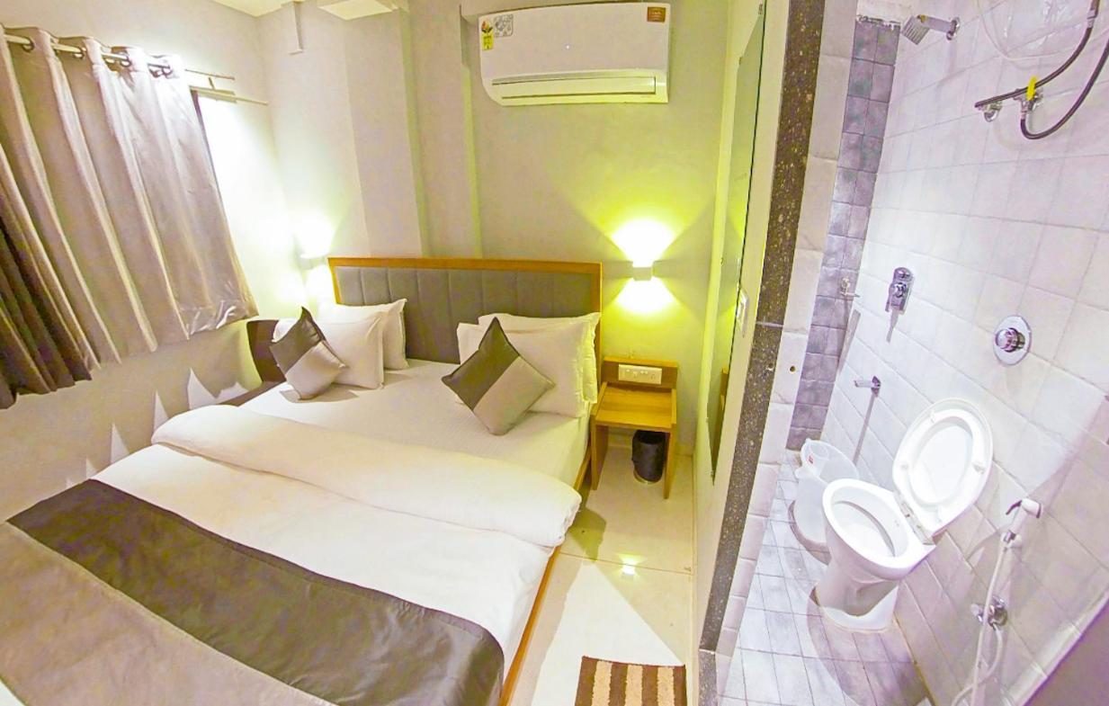 Hotel Nova Star Rajkot Extérieur photo