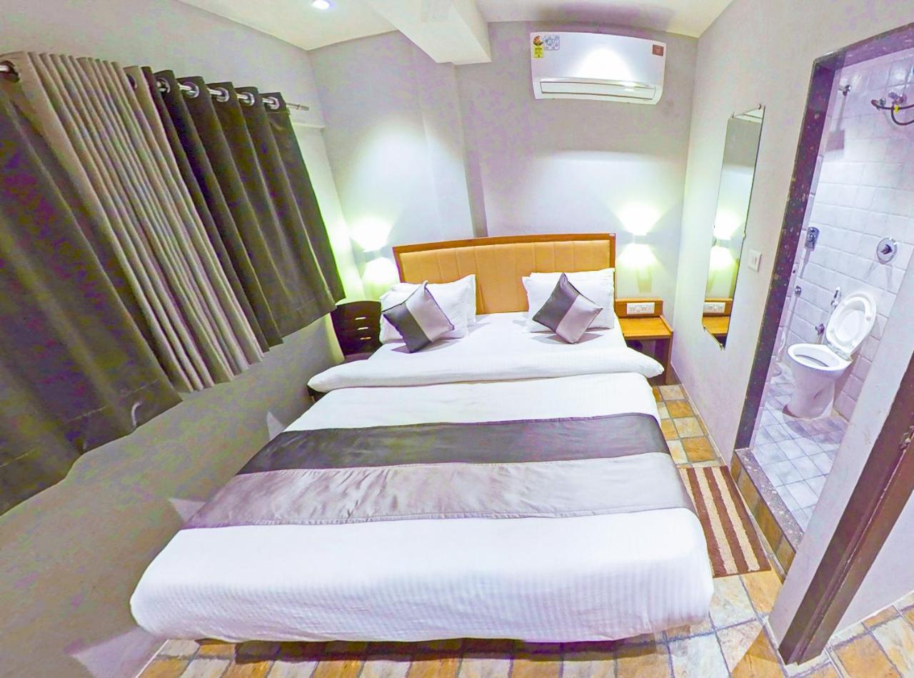 Hotel Nova Star Rajkot Extérieur photo